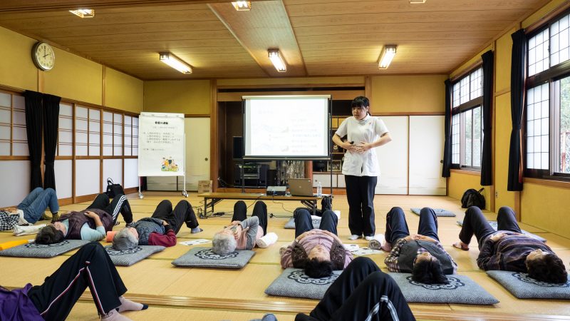 志摩市磯部町の築地集落センターで「膝の講義と運動教室」を行いました！