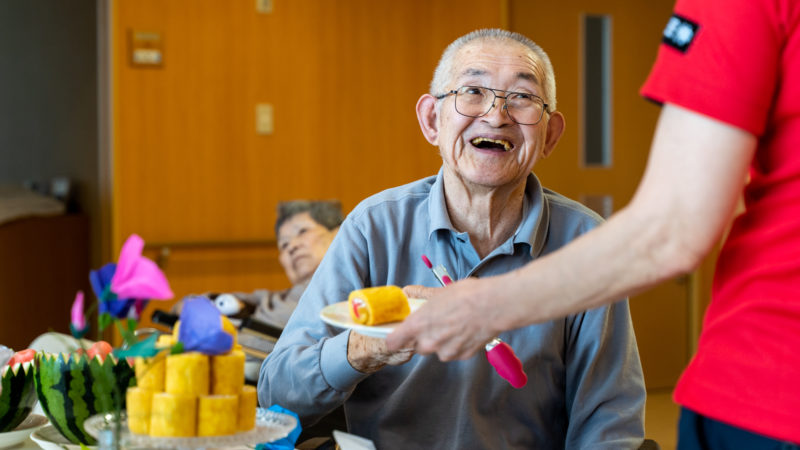 抹茶ババロアが一番人気！うがた苑でおやつバイキングを開催しました！