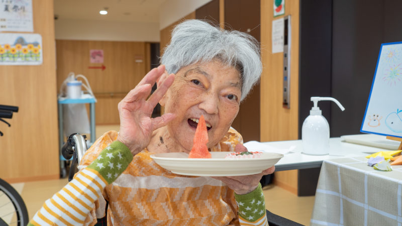 今月もうがた苑でおやつバイキングを開催！夏のおやつを味わいました！