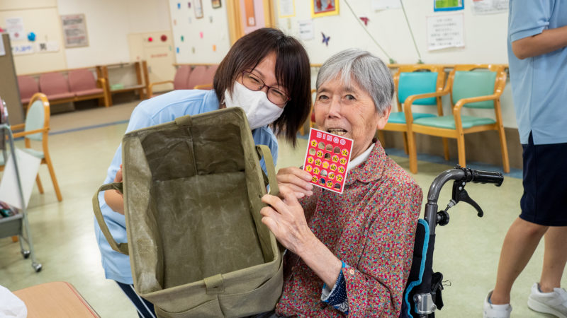 ビンゴゲームで大盛り上がり！鳥羽豊和苑で敬老会を行いました！