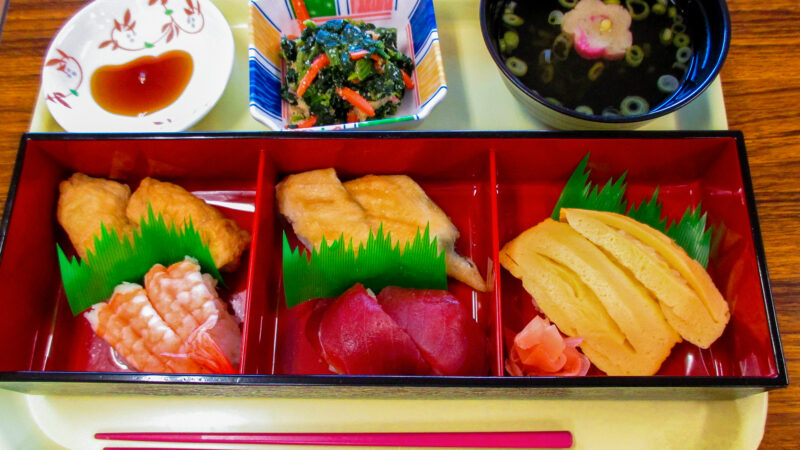 昼食に「お寿司」をご提供！あらしま苑の2月の行事食をご紹介します！