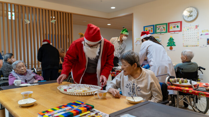 ふたみ苑でクリスマスおやつバイキング開催！みんなで楽しむ特別な時間🎄✨