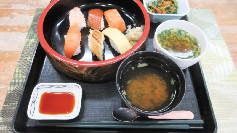 志摩豊和苑全館で『握り寿司バイキング』を開催。