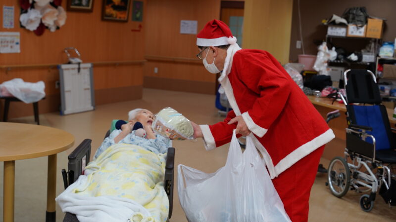 うがた苑 クリスマス会を行いました🎄