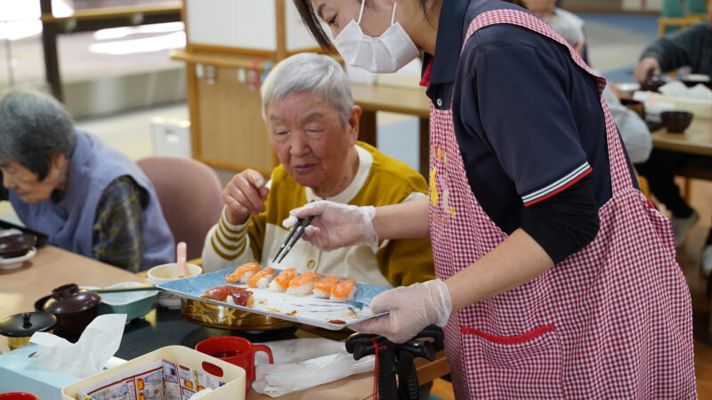 志摩豊和苑でにぎり寿司バイキングを実施しました